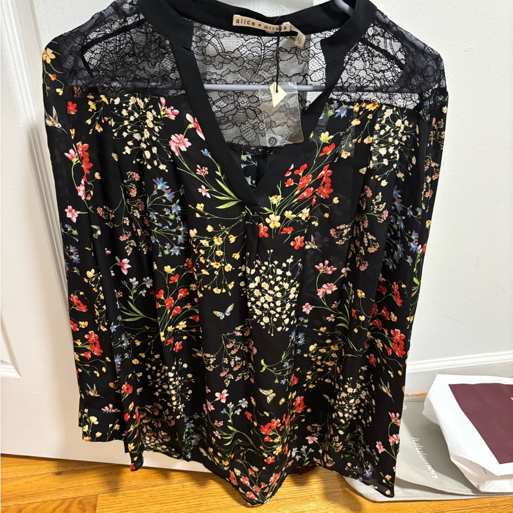 Alice + Olivia Black Floral Women's Top